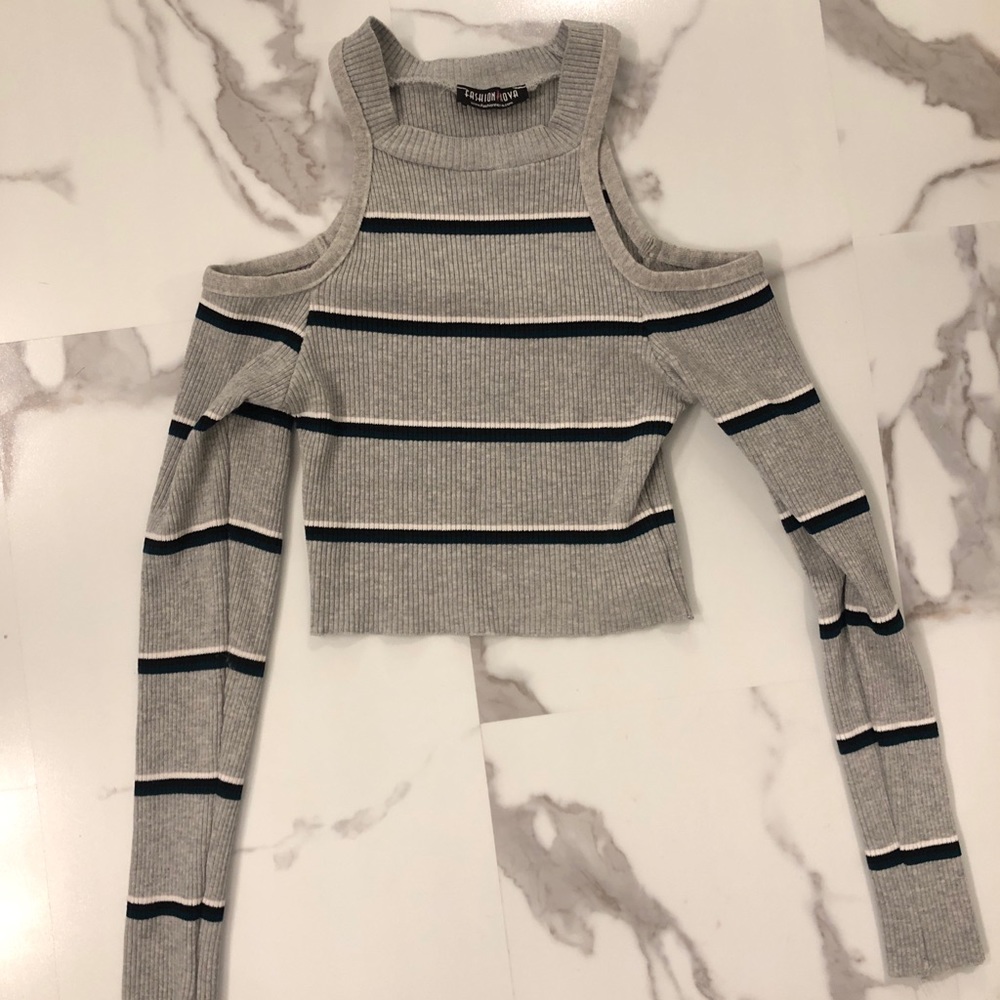 Cropped long sleeve striped shirt